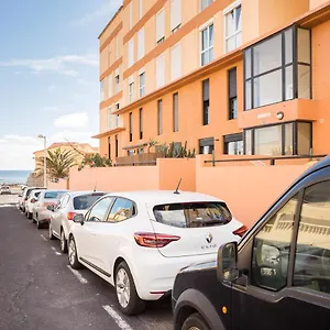 medano-1-linea-mar-surf-piscina-terraza-parking-el-cabezo.in-canary-islands.com/